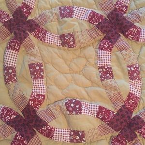 Wedding ring quilt throw